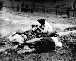 L'Holodomor 1932-1933, la morte per fame decretata da Stalin, causò almeno 4milioni di morti in Ucraina e 2milioni in altre regioni facenti parte della Russia bolscevica