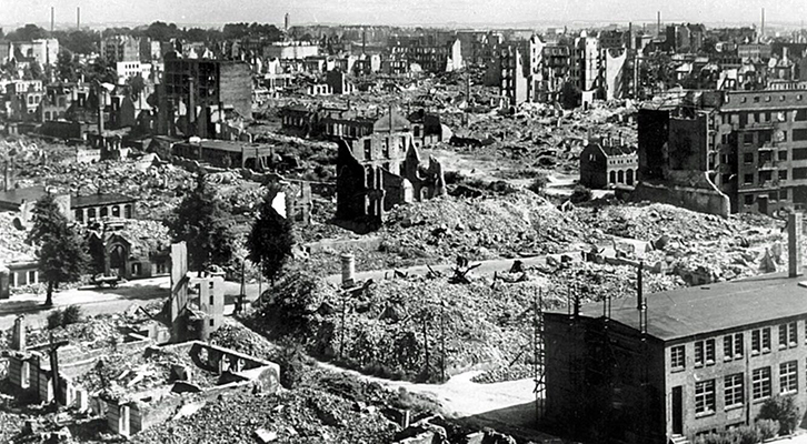 Stig Dagerman, Autunno tedesco, Lindau. Nella foto Amburgo distrutta dai bombardamenti anglo-americani