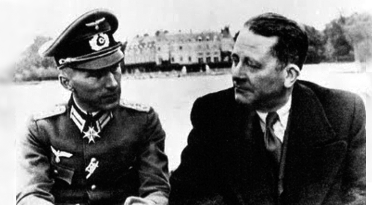 Ernst Jünger e Carl Schmitt in Francia, sul lago di Rambouillet nell'ottobre del 1941