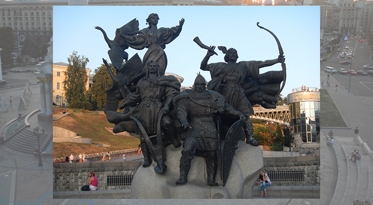 Kyiv, monumento ai fratelli fondatori della città in piazza Majdan (Foto dell'autore, 2015)